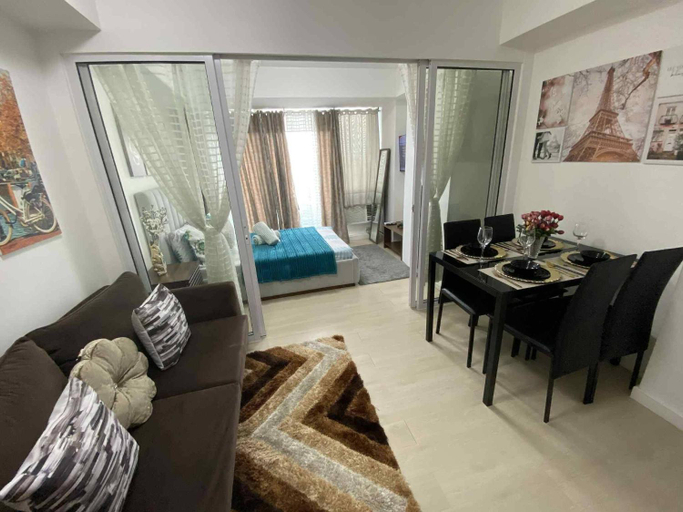 Food & Drinks, Condo in Paranaque, Parañaque