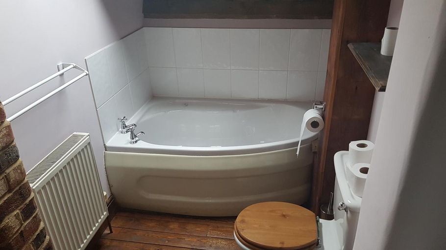 Bathroom 3, The Granary, Central Bedfordshire