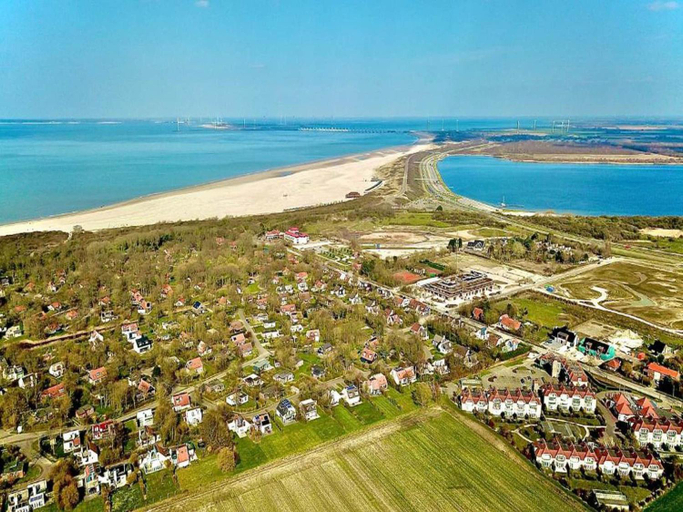 Others 2, Apartment near the Beach, Veere