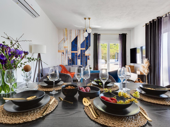 Food & Drinks 4, Modern villa with private pool, Stankovci