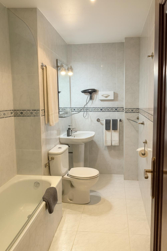 Bathroom 3, Hostal Concejo, Salamanca