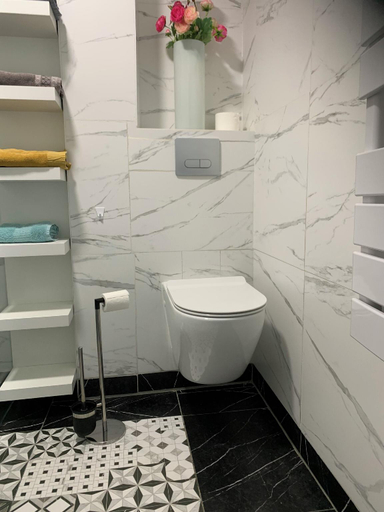 Bathroom, Hôtel des Voyageurs, Lot