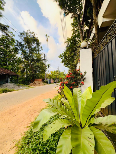 Others 5, Summer House Guest, Weligama