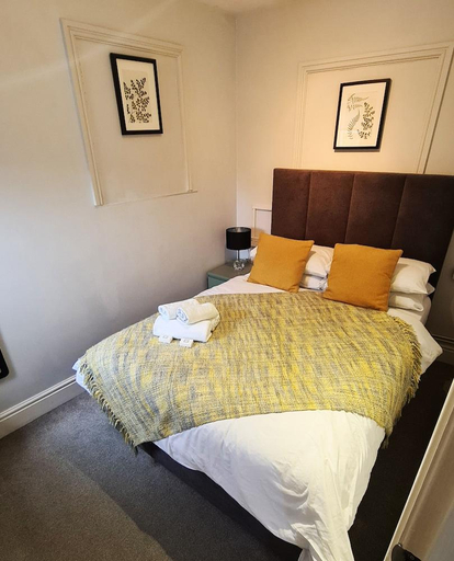Bedroom 2, The Alb, Shropshire