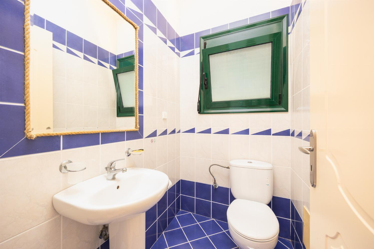 Bathroom 4, Villa Phoebe, Crete