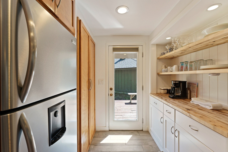 Interior 3, 2 Landrise Pet-Friendly Home with Bikes to Use by RedAwning, Deschutes