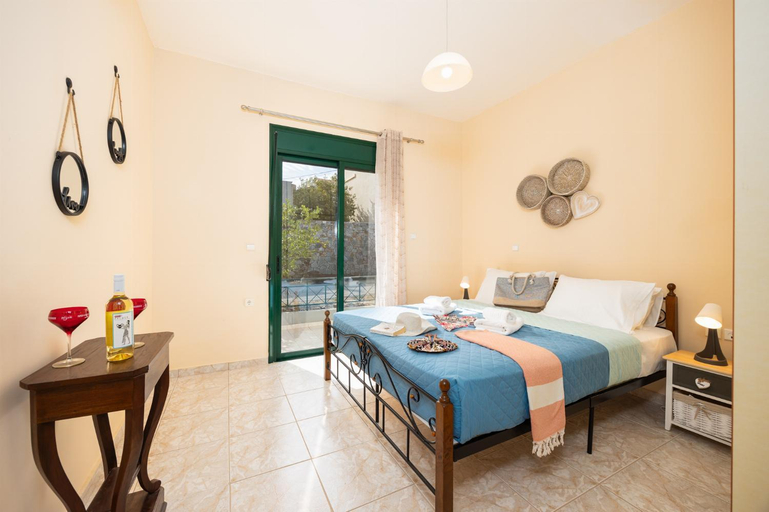 Bedroom 3, Villa Phoebe, Crete