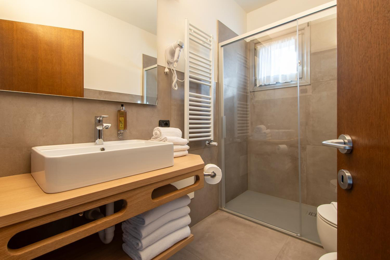 Bathroom 4, Residence Nevegall, Sondrio