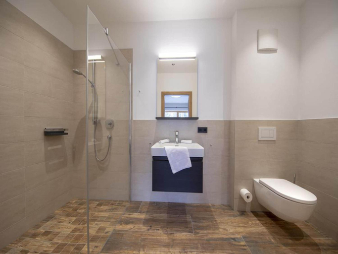 Bathroom 4, Luxury Chalet with Views and Sauna, Zell am See
