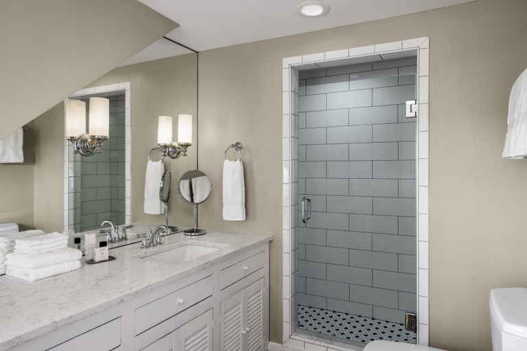 Bathroom 5, Equinox Resort Residences, Bennington