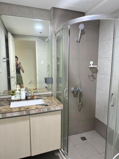 Bathroom 3, Luxe Condo at MOA, Pasay City