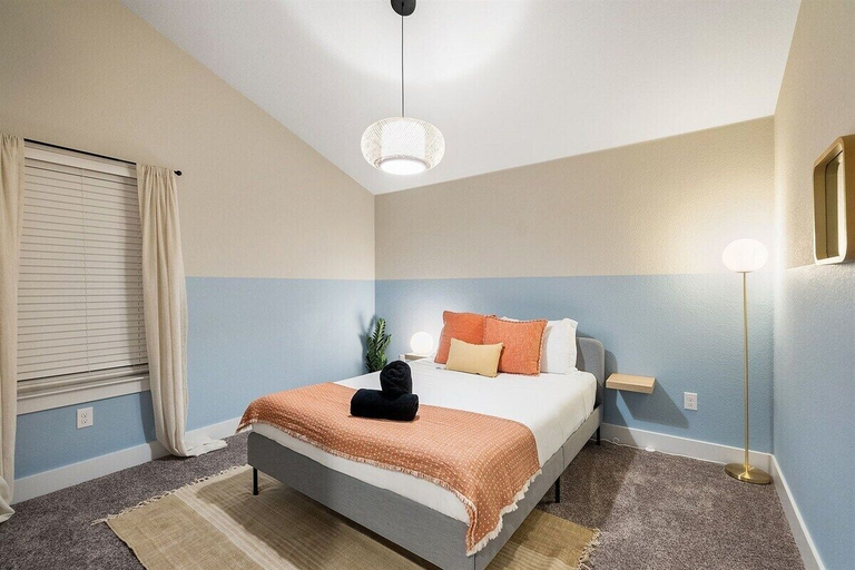 Room 2, Spacious Cozy 4B Home in Frisco, Travis