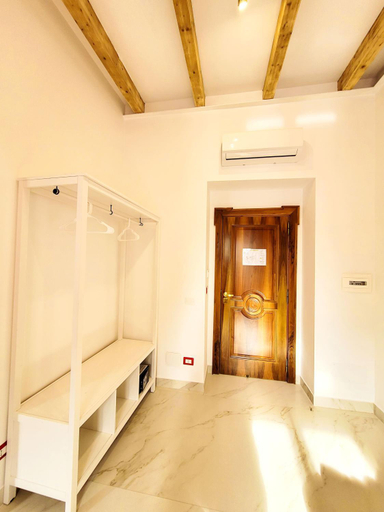 Bedroom 2, I Migliori Artisti, Napoli