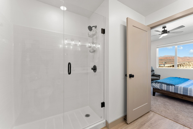 Bathroom 5, Sweet Retreat 3 Bedroom Condo, Washington