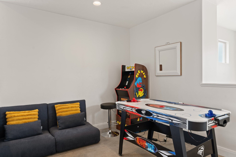 Game room 2, Twice As Nice 9 Bedroom Home, Washington