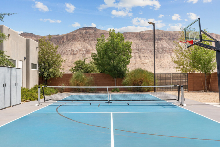 Sport court 5, Mollie's Landing 7 Bedroom Home, Washington