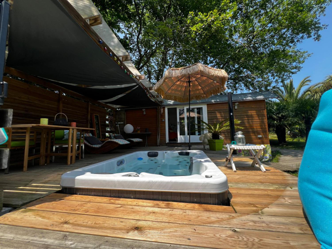 Sport & Beauty 2, MAROSENIA TTIKI - Cabanes et Spa, Pyrénées-Atlantiques