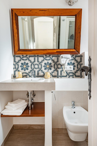 Bathroom 4, Dimora San Michele, Bari