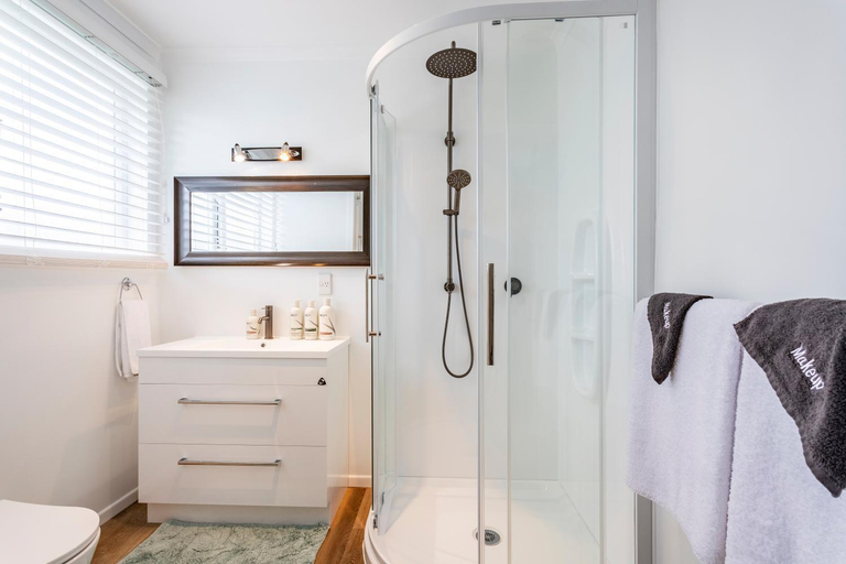 Bathroom 3, Matahari Apartments and Villas, Upper Hutt