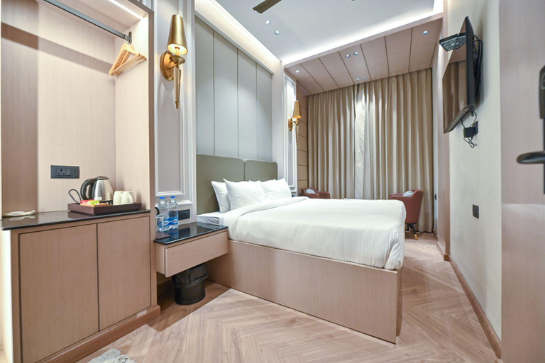 Bedroom 2, Hotel The Royal Placid, Jammu