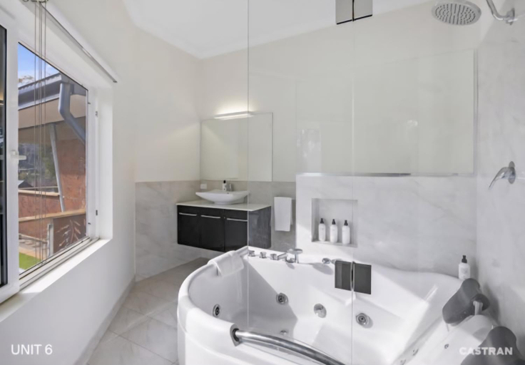 Bathroom 2, Merry Mary, Murrindindi - East