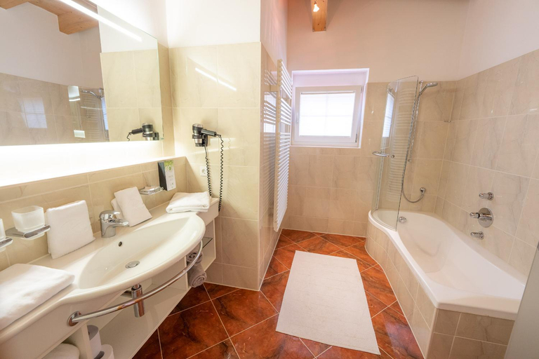 Bathroom 2, Forsterhaus & Haus Andrea, Schwaz