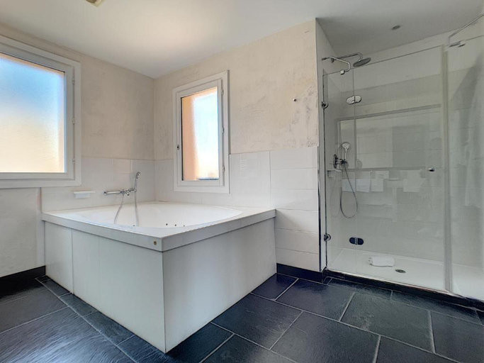 Bathroom 4, Palazzu U Domu, Corse-du-Sud