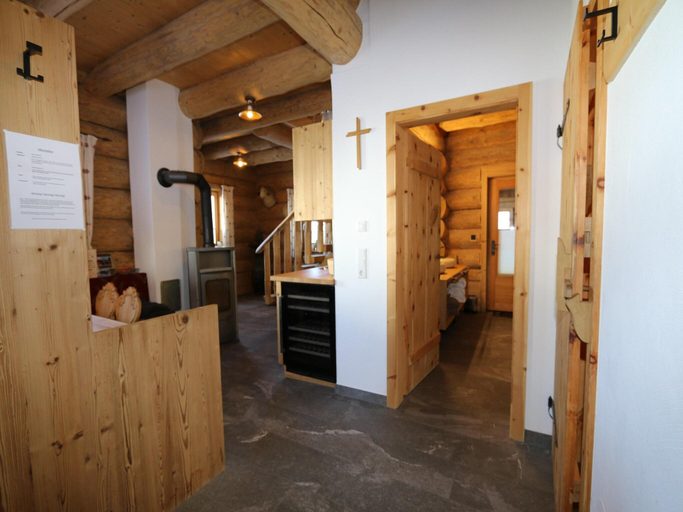 4, Chalet in Wildkogel with Ski-InSki-Out, Zell am See