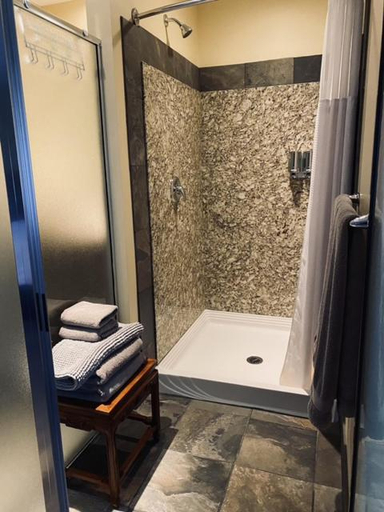 Bathroom 5, Similkameen Valley Resort, Okanagan-Similkameen