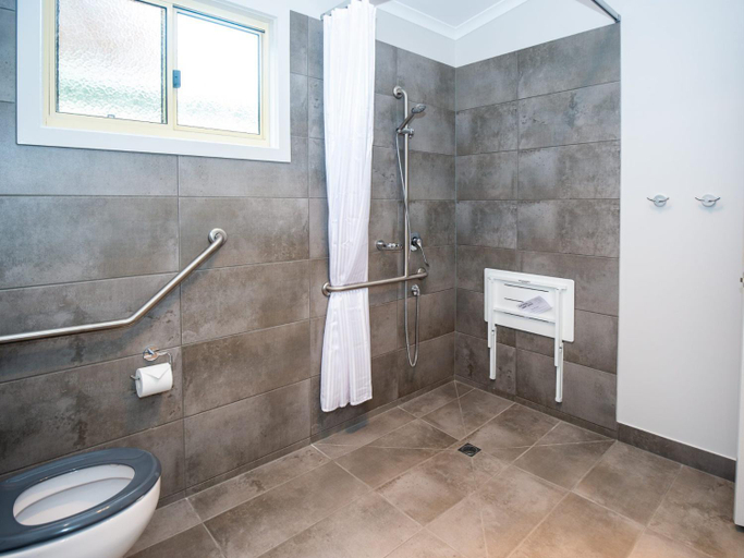 Bathroom 5, Warburton Holiday Park, Yarra Ranges - Central
