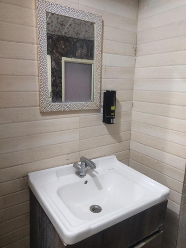 Bathroom 4, Skylark Hotel, Nainital