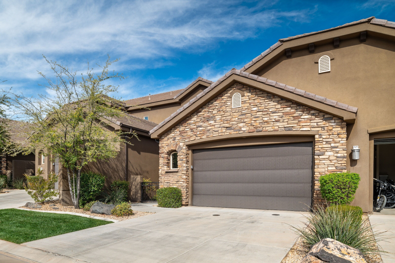 Exterior 5, Zion's Edge 4 Bedroom Townhouse, Washington