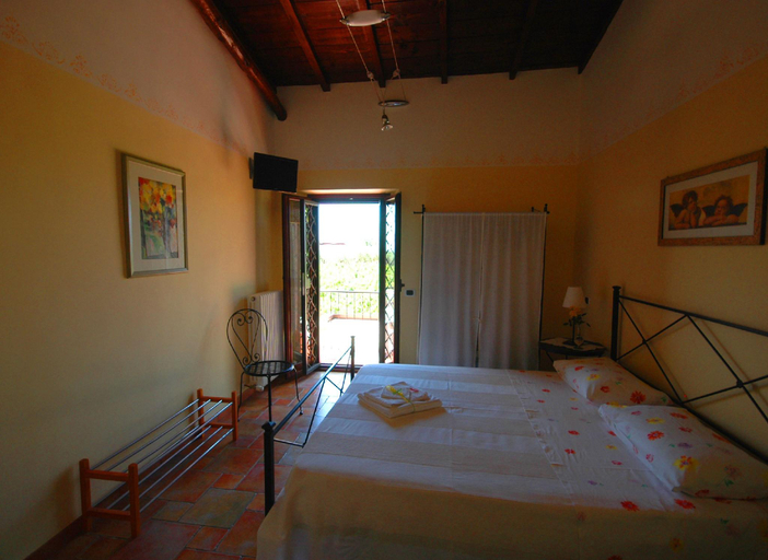 Bedroom 4, B&B Casale Ansamagi Relax & Pool, Rome