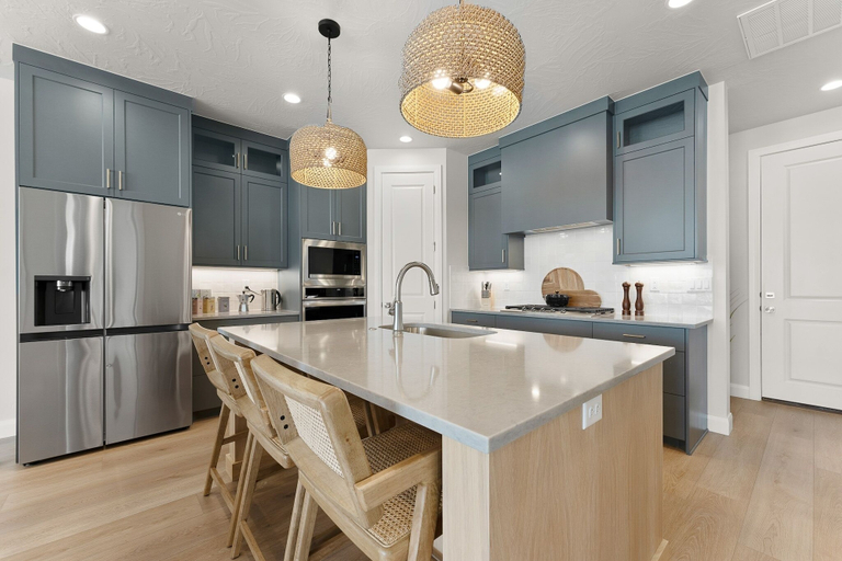 Private kitchen 5, Your Happy House 5 Bedroom Townhouse, Washington