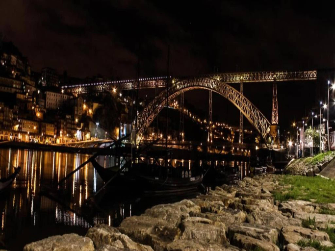4, 2 Bedroom Apartment in Oporto, Porto