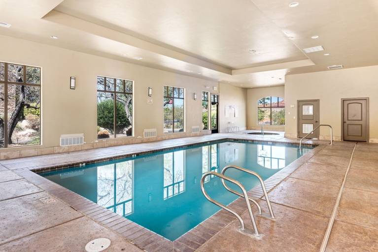 Pool 2, Poolside At Terra 2 Bedroom Condo, Washington