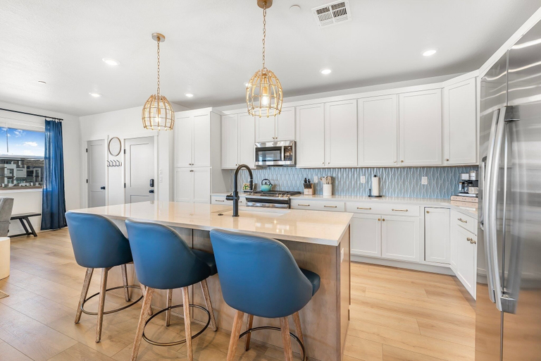 Private kitchen 3, Azure Sands 3 Bedroom Condo, Washington