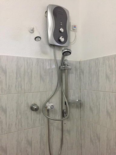Bathroom 4, E-Beach Resort, Negombo