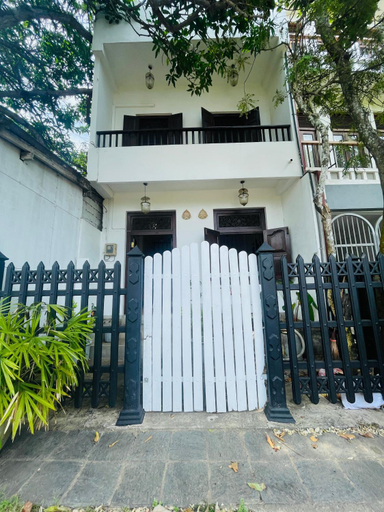 Others 5, House De Galle, Galle Four Gravets