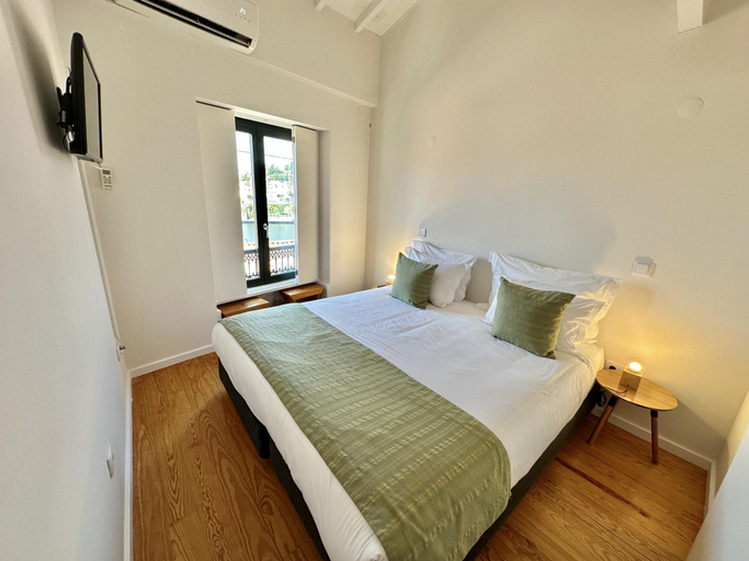 2, Charming apartment in Portos Center, Porto