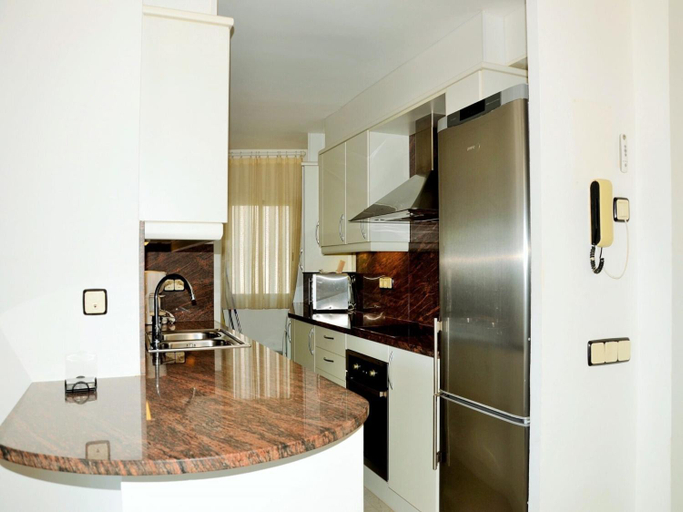 Kitchen 4, Apartment in Estartit by the Beach, Girona