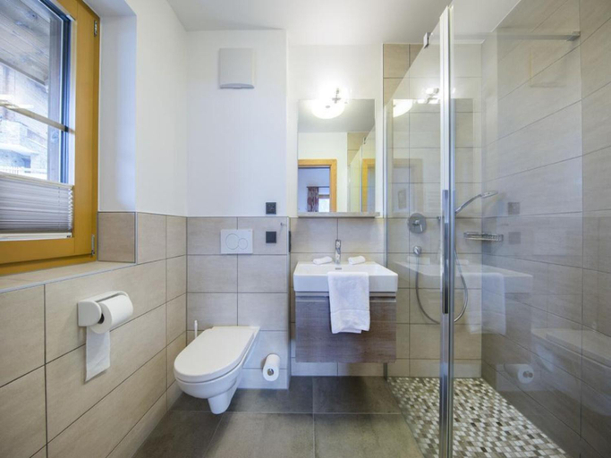 Bathroom 3, Chalet Stay near Krimml Waterfalls, Zell am See