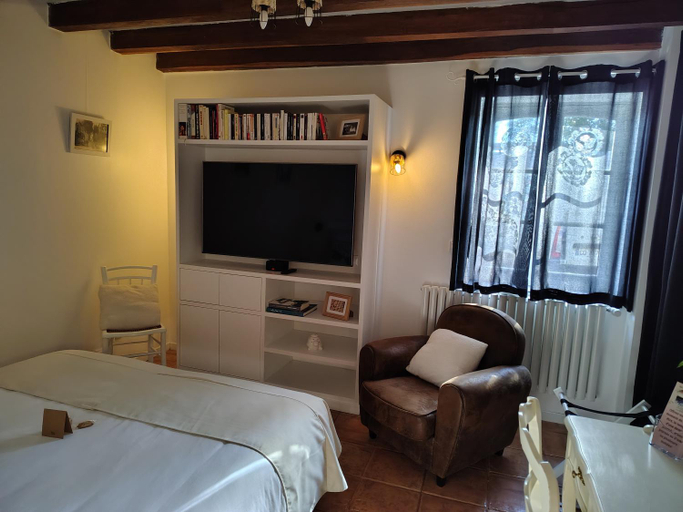 Bedroom 2, Le Spa est dans le Pre, Loiret