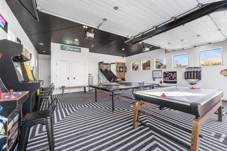 Game room 4, Mollie's Landing 7 Bedroom Home, Washington