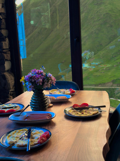 Food & Drinks 5, Rakursi, Kazbegi