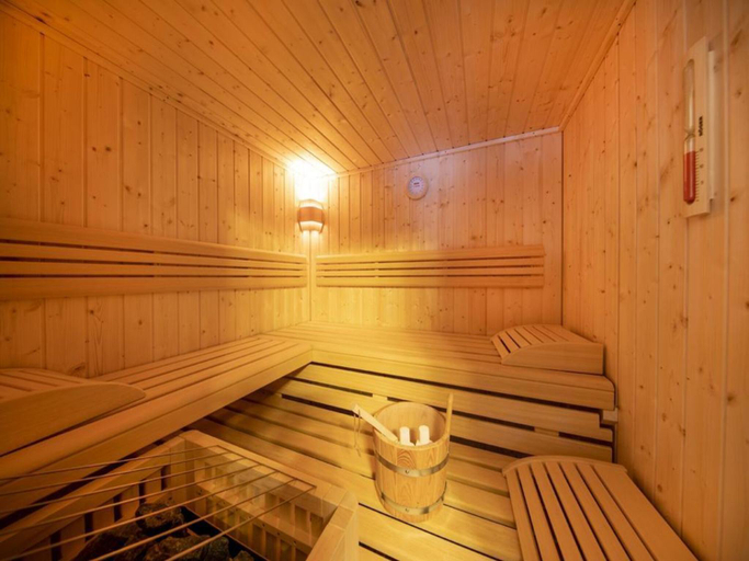 Facilities 5, Alpine Chalet with Sauna and Balcony, Zell am See