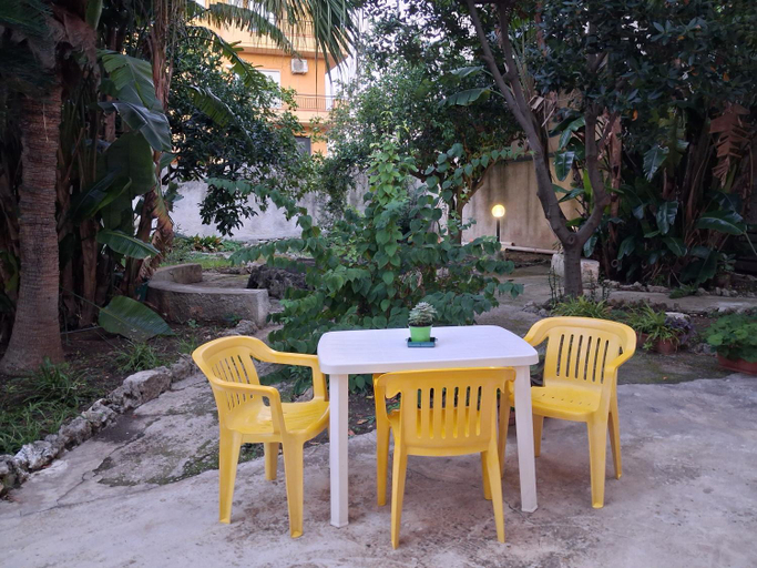 Others 4, La Rugiada-con giardino e parcheggio moto privato, Trapani