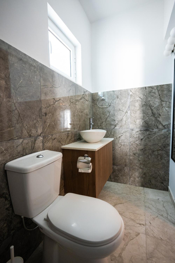 Bathroom 2, Luca Apts Napa