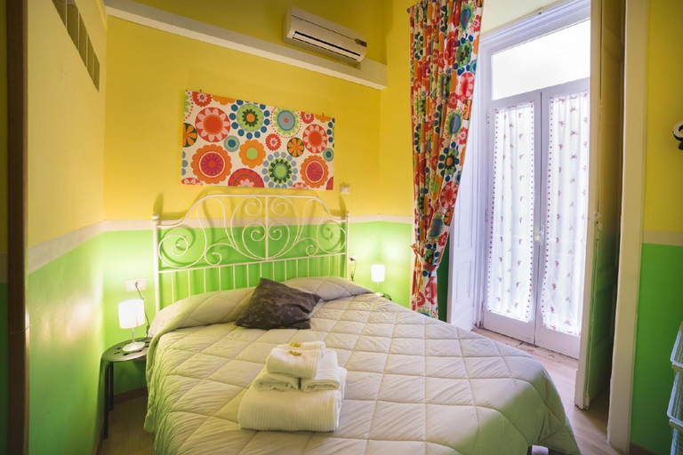 Bedroom 3, Le 4 Stagioni Dante's Suites H. Napoli Centro, Napoli