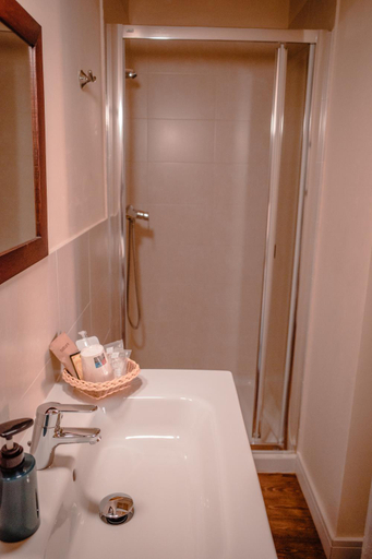 Bathroom 5, Hostal Camponaraya, León